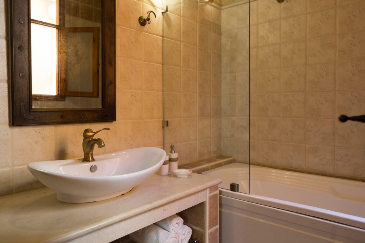 Arcus Suites Aryiroúpolis Dış mekan fotoğraf