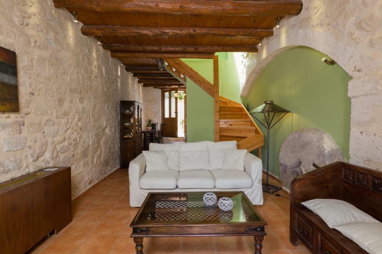 Arcus Suites Aryiroúpolis Dış mekan fotoğraf
