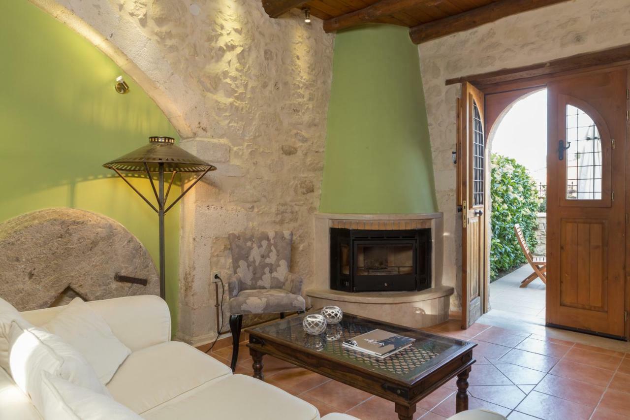 Arcus Suites Aryiroúpolis Dış mekan fotoğraf
